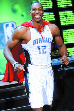 尽管拉齐奥和贝西克塔斯对鲁本·洛夫图斯-切克有实质兴趣，但马克斯·阿莱格里仍希望将他留在AC米兰。萨里教练自切尔西共事时期就十分欣赏这位球员。 来源：著名记者斯基拉