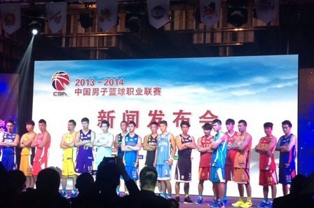 芬尼·史密斯分底角 霍勒迪底线抛投命中