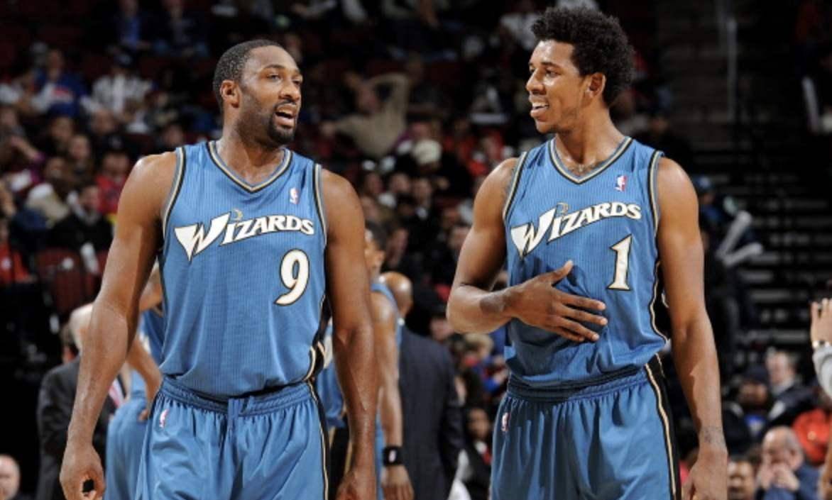 詹黑速进！2分29秒回顾2011东决系列赛詹姆斯叉腰防守时刻！