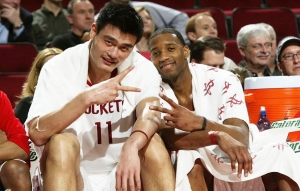 为何尼克斯队和锡伯杜需在季后赛前扩大阵容？