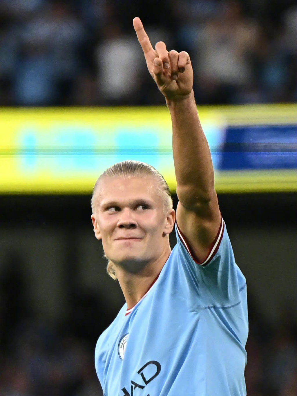 大谷翔平在 2023 年 WBC 半决赛对阵墨西哥，第九局下半敲出关键二垒打并疯狂庆祝